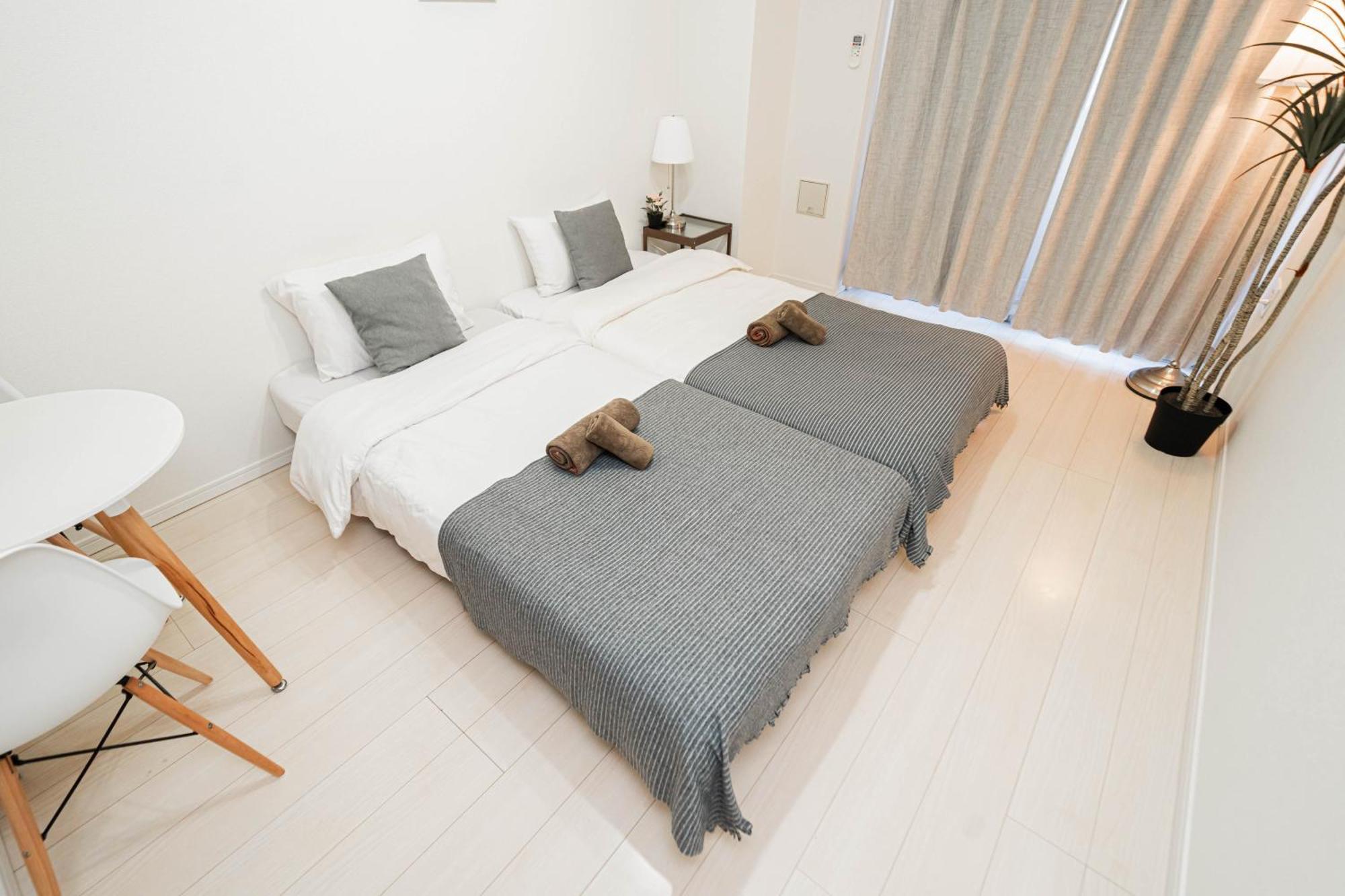 Shinjuku High-rise Great For Couples & Groups *
